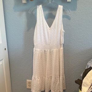 LOFT Chic White Sleeveless Backless Dress